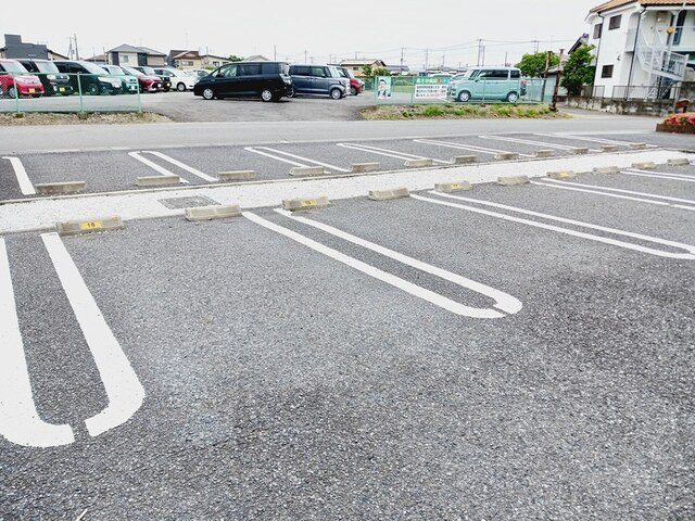 レジデンスＳＫ・Ⅰの駐車場|駐車場に車を止められます