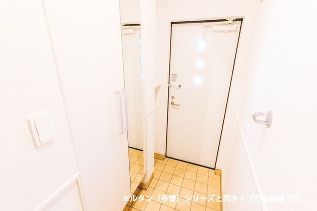 アヴニールやぶなみⅢの玄関