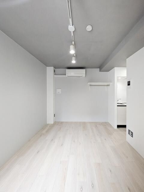 Ｎｉｓｈｉ－Ｎｉｐｐｏｒｉ Ｔｅｒｒａｃｅの居間・リビング