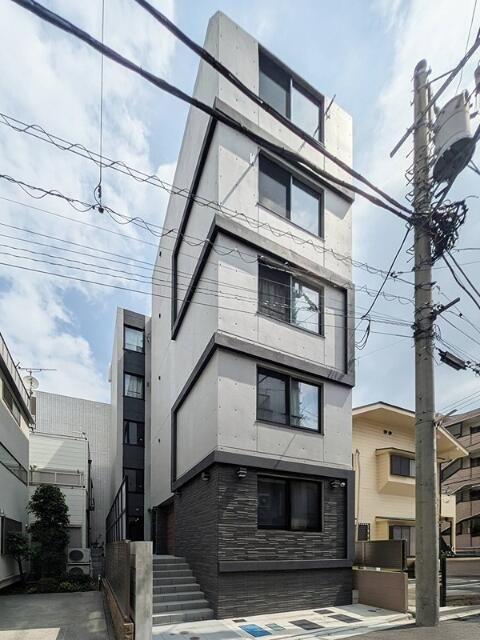 Ｎｉｓｈｉ－Ｎｉｐｐｏｒｉ Ｔｅｒｒａｃｅの外観
