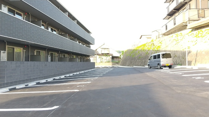 D-room香住ヶ丘Ⅱの駐車場