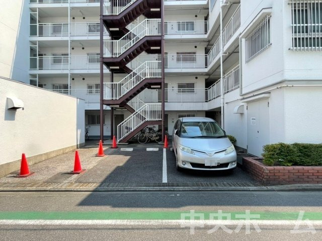 ジュウェル城東の駐車場|【敷地内駐車場】最新の空き状況や費用などの詳細は担当スタッフまでお問い合わせください。