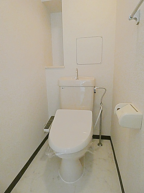 マリオン大曽根のトイレ|落ち着いた色調のトイレです