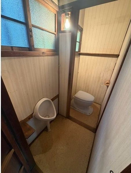 日進市折戸町戸建のトイレ