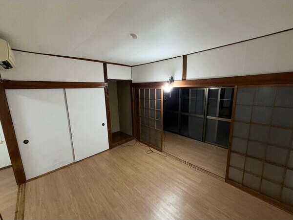 日進市折戸町戸建の居間・リビング