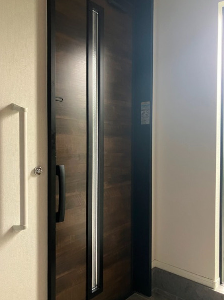 桜丘戸建 の玄関