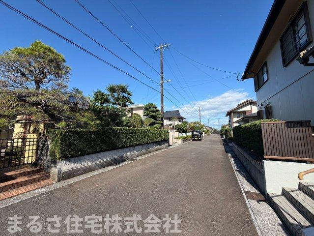 生目台東2丁目　中古平屋の前面道路含む現地写真