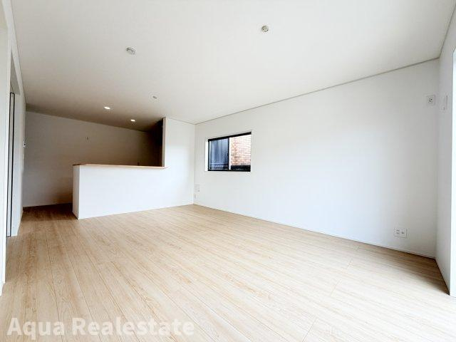 さぬき市志度の新築一戸建の居間・リビング|使いやすい居間です　※画像は同仕様の施工事例です