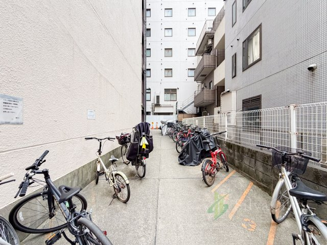 トーカン新宿第2キャステールの駐輪場|駐輪場