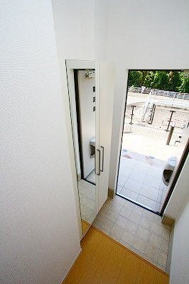 ラフレシール１の玄関|収納もある玄関です