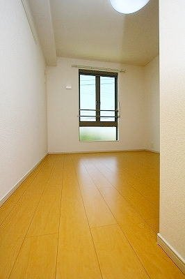 ラフレシール１の内装|明るい色調の室内です