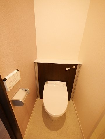 ゴールデン　ブラウンのトイレ|ゆったりとした空間のトイレです