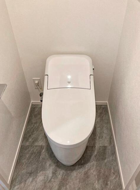 ラテスト白金台のトイレ|コンパクトで使いやすいトイレです