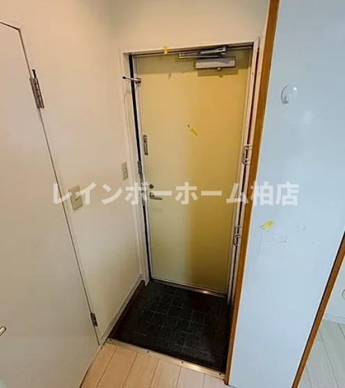 特典：仲介手数料が不要です‼の玄関