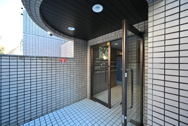 ヒズ・コープのエントランス|毎日通るエントランスはこのようになっています