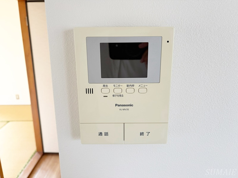 プチシャトーのセキュリティ|モニター付きインターホンです☆