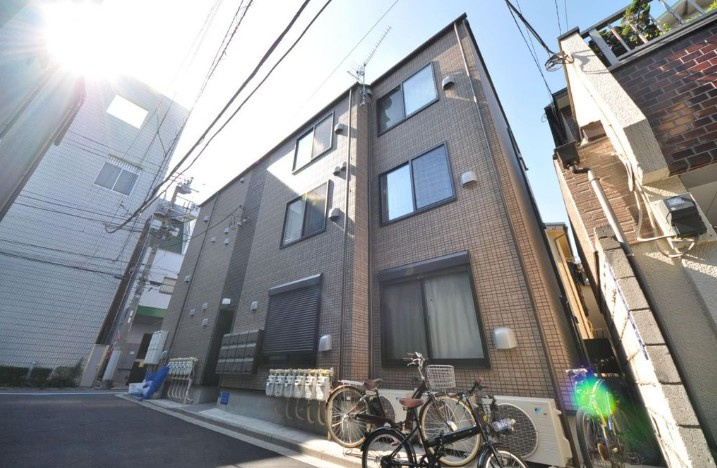 荒川区荒川５丁目のアパートの外観