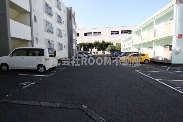 第2年見マンションの駐車場|駐車場に車を止められます
