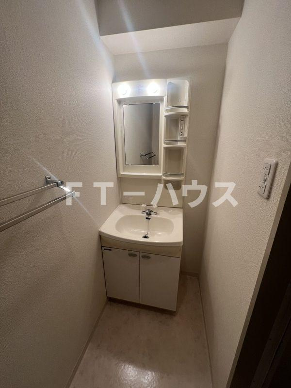 ISIIビルの洗面所