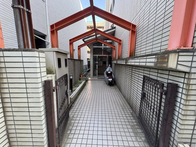 アブニール南柏のエントランス