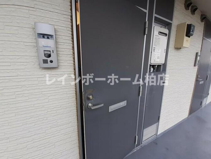 特典：仲介手数料が50％OFFです‼のエントランス