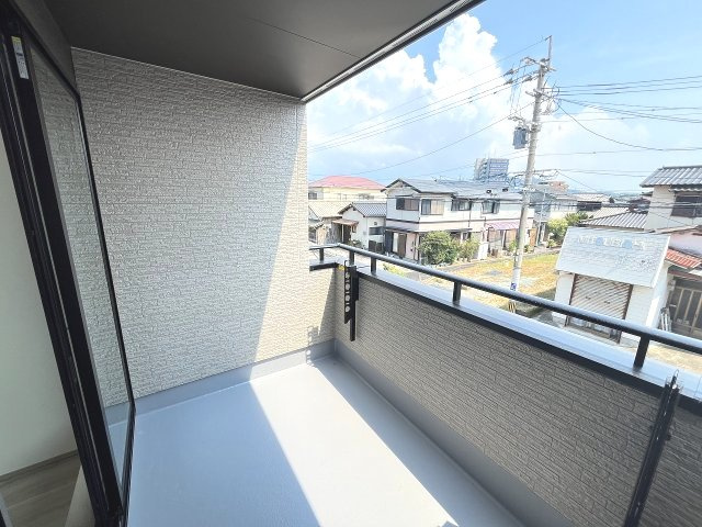 【バルコニー】 | 福岡市博多区板付5丁目　C号棟（全7棟）【仲介手数料無料・0円】 | 施工例。施工例は完成時と異なる場合があります。
