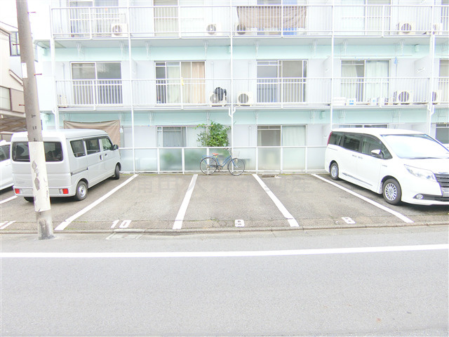 JOYFUL殿山の駐車場