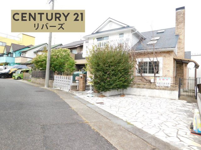 名古屋市天白区高島１丁目の中古一戸建の外観|☆南向き！敷地５９.９９坪☆　　新価格！！いつでもご案内出来ます♪（お問合せ当日・平日・水曜・夜間でもＯＫ）　新規リフォーム済！　駐車３台可！　吹抜・暖炉付きリビング２４．５帖♪　屋根裏収納完備！