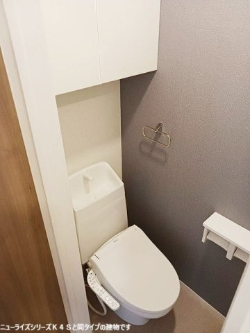 錦町１丁目アパートのトイレ|ゆったりとした空間のトイレです
