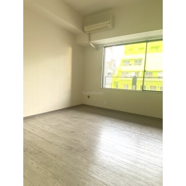 心斎橋ロンコートの寝室