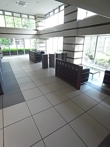 BELISTA西宮北口のエントランス