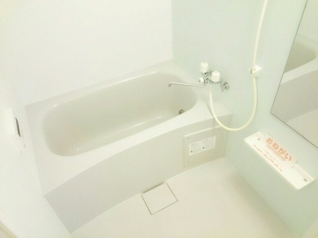 クレイトンの浴室|ゆったり過ごせるお風呂です