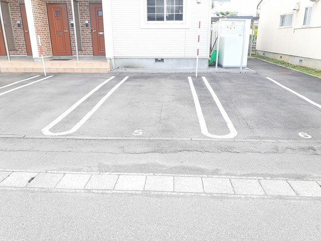 イマンの駐車場|駐車場があります