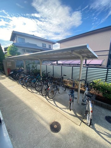 レオパレスセリバテール仁川の外観