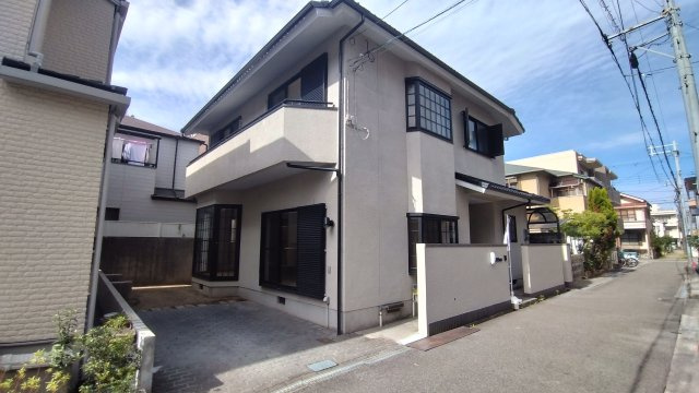 尼崎市西難波町　中古戸建の前面道路含む現地写真