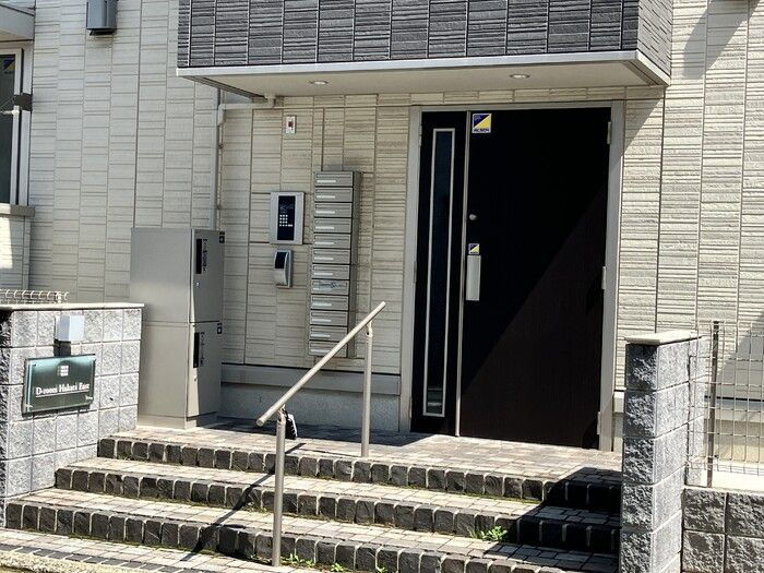 D-room Hakata Eastのエントランス