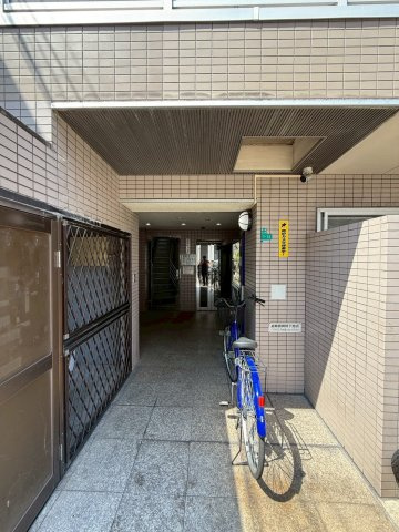 ライズ芦原橋のエントランス