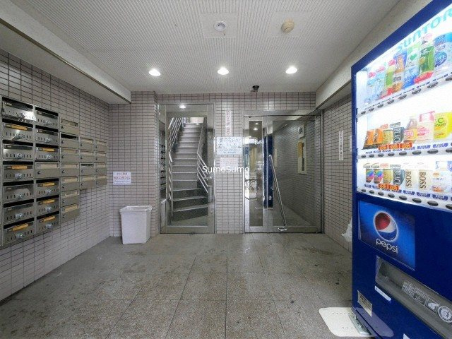 ライズ芦原橋のエントランス