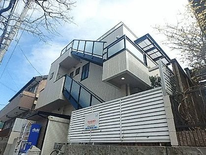 オヤマハイネスの外観
