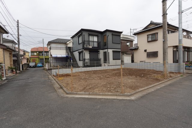 川越市豊田町　4LDK+カースペース２台付き　新築戸建の前面道路含む現地写真