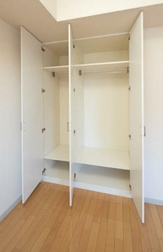 【収納】 | i-Suite Higashi Nakano | クローゼット完備。