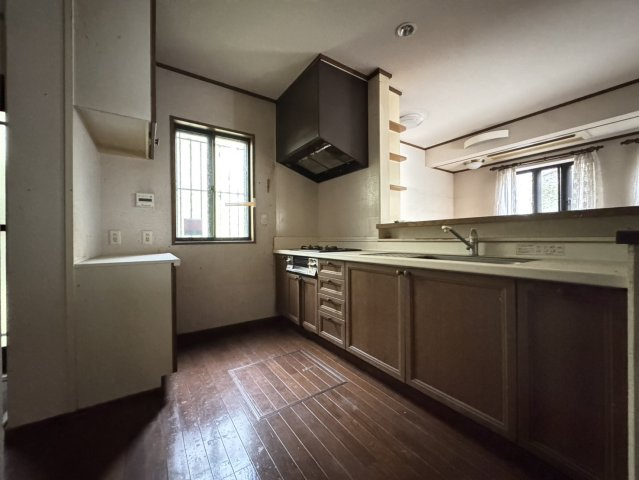ゴルフ場近く！和室のくつろぎと緑のある暮らし。日光市沢又の二世帯住宅のキッチン