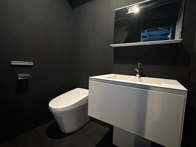 奥沢1丁目ガレージハウスのトイレ|清潔感のあるトイレです