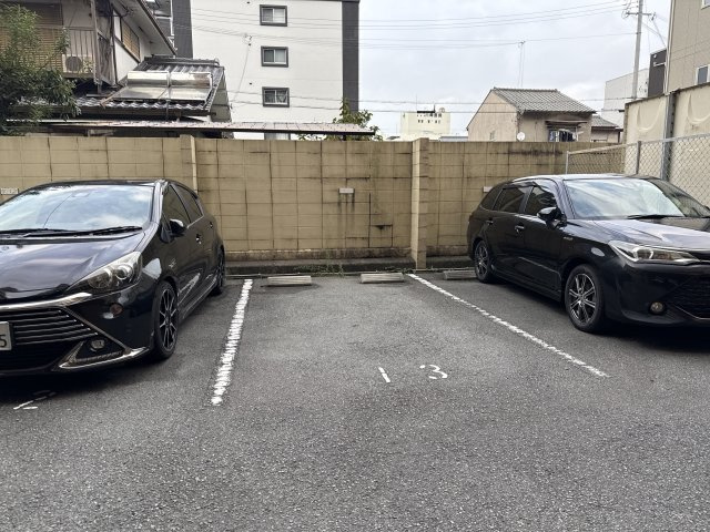 サンハイツ白鷺の駐車場