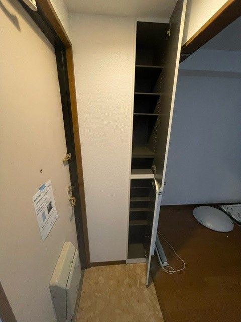 ＮＫビルの玄関