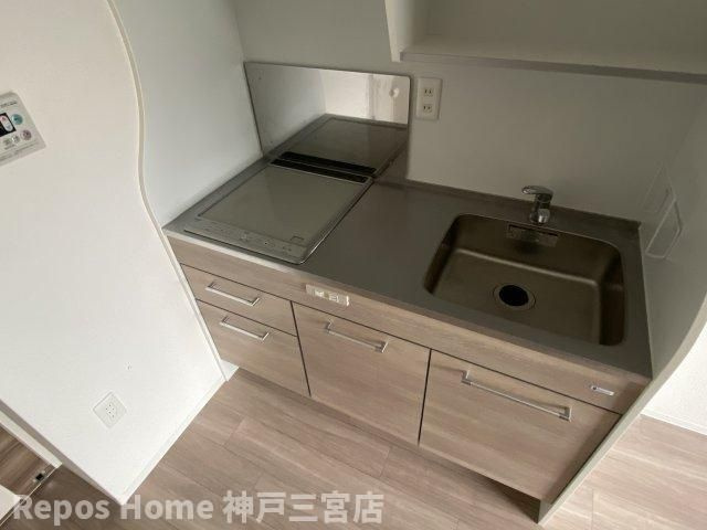 セレニテ神戸元町クレアのキッチン