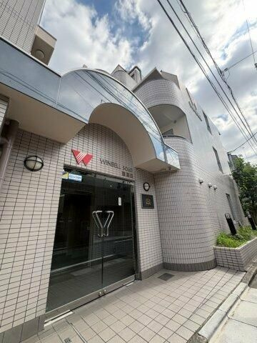 ウィンベルソロ西目白のエントランス
