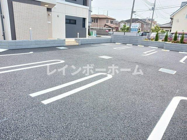アンビシャスの駐車場