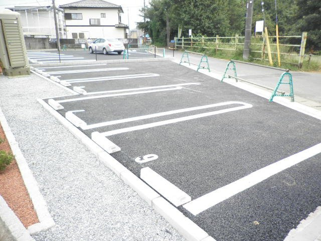 メゾン　プラシードの駐車場|駐車場に車を止められます