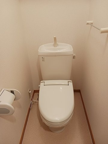 グレースのトイレ|落ち着いた色調のトイレです